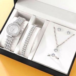 Women’s watch and jewelry set